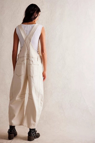 Macacão Jeans Branca de Neve